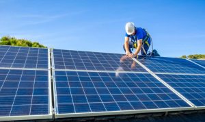 Installation et mise en production des panneaux solaires photovoltaïques à Eyragues